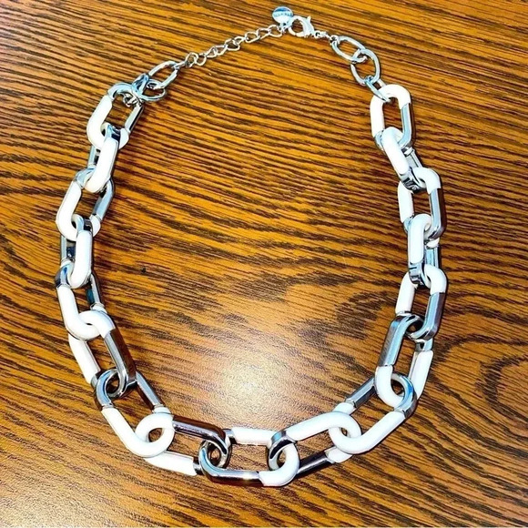Alfani Acrylic Large Link Necklace, 20" + 2" extender - Picture 4 of 9
